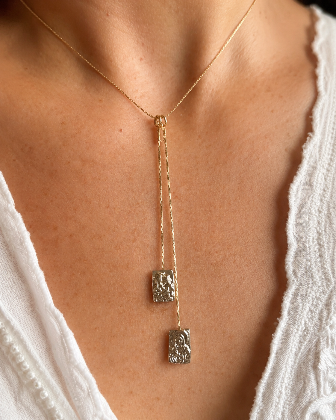 Escapulario Lariat Virgen del Carmen y Sagrado Corazón